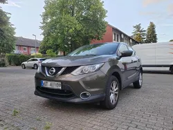 Braun Gebraucht 2015 Nissan Qashqai Acenta SUV | 7.999 € (Fairer Preis)