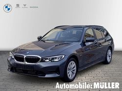 Grau Gebraucht 2022 BMW 330e Advantage Kombi | 27.790 € (Guter Preis)