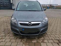 Grau Gebraucht 2006 Opel Zafira Sport Van / Kleinbus | 2.200 € (Guter Preis)
