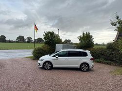Weiß Gebraucht 2018 VW Touran R-line Van / Kleinbus | 23.490 € (Etwas zu teuer)