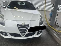 Weiß Gebraucht 2011 Alfa Romeo Giulietta Limousine | 3.750 € (Fairer Preis)