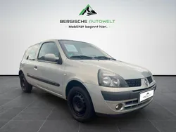 Silber Gebraucht 2003 Renault Clio II Limousine | 2.280 € (Etwas zu teuer)