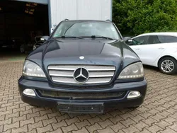 Smaragdschwarz metalliclack Gebraucht 2001 Mercedes ML400 SUV | 1.990 € (Superpreis)