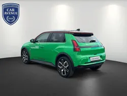 Grün (pop green!, black pearlschwarz metallic) Gebraucht 2024 Renault R5 Komfort Kleinwagen | 33.250 € (Fairer Preis)