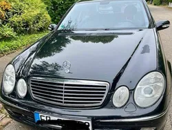 Schwarz Gebraucht 2002 Mercedes E270 Limousine | 3.200 € (Fairer Preis)
