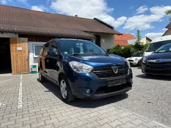 Blau Gebraucht 2017 Dacia Lodgy Lauréate Van / Kleinbus | 10.290 € (Guter Preis)