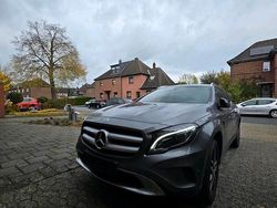 Grau Gebraucht 2016 Mercedes GLA200 SUV | 13.500 € (Fairer Preis)