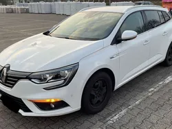 Weiß Gebraucht 2020 Renault Mégane IV Bose Edition Limousine | 12.700 € (Guter Preis)