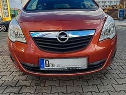 Rot Gebraucht 2012 Opel Meriva S Van / Kleinbus | 4.900 € (Guter Preis)
