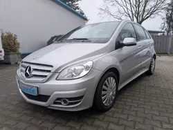 Silber Gebraucht 2009 Mercedes B200 Van / Kleinbus | 999 €