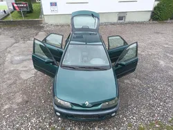 Grün Gebraucht 1998 Renault Laguna Limousine | 2.990 €