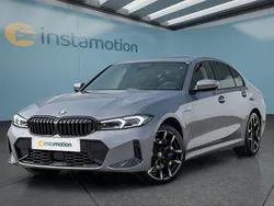 Grau Gebraucht 2024 BMW 330e Limousine | 53.949 €