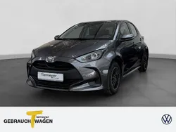 Grau Gebraucht 2021 Toyota Yaris Comfort Limousine | 13.780 € (Fairer Preis)
