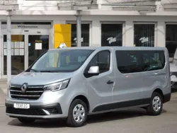 Highlandsilber Gebraucht 2024 Renault Trafic Life Van | 42.850 € (Fairer Preis)