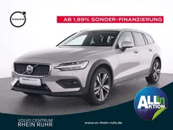 Silber silver dawn / metallic Gebraucht 2023 Volvo V60 CC Ultimate Kombi | 42.995 € (Fairer Preis)