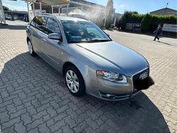 Grau Gebraucht 2005 Audi A4 Kombi | 2.500 € (Fairer Preis)