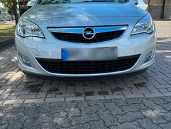 Silber Gebraucht 2012 Opel Astra Kombi | 3.490 € (Fairer Preis)