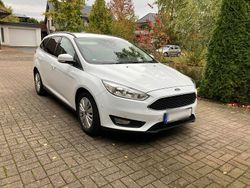 Weiß Gebraucht 2015 Ford Focus Business Edition Kombi | 4.450 € (Superpreis)