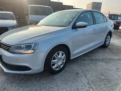 Silber Gebraucht 2012 VW Jetta Comfortline Limousine | 3.300 €
