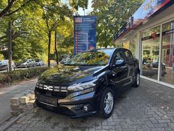 Grau Gebraucht 2023 Dacia Sandero Expression Kleinwagen | 16.400 € (Fairer Preis)