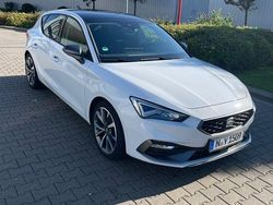 Weiß Gebraucht 2020 Seat Leon FR Limousine | 17.990 € (Guter Preis)