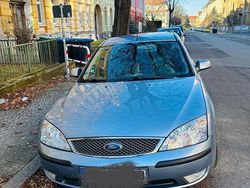 Grau Gebraucht 2003 Ford Mondeo Limousine | 2.200 €