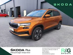 Orange Gebraucht 2024 Skoda Karoq Selection SUV | 33.790 € (Fairer Preis)