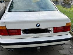 Weiß Gebraucht 1990 BMW 525 Limousine | 13.000 €
