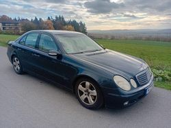 Schwarz Gebraucht 2002 Mercedes E240 Elegance Limousine | 2.222 € (Fairer Preis)