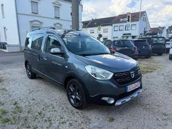Grau Gebraucht 2017 Dacia Dokker Celebration Van | 9.900 € (Fairer Preis)