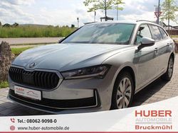 Pebble silber (m) Neu 2025 Skoda Superb Selection Kombi | 37.970 € (Guter Preis)