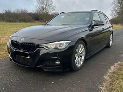 Schwarz Gebraucht 2015 BMW 330 Shadowline Kombi | 19.000 € (Fairer Preis)