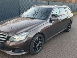 Braun Gebraucht 2016 Mercedes E220 Avantgarde Kombi | 10.000 € (Etwas zu teuer)