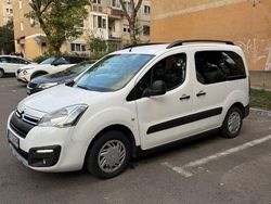 Weiß Gebraucht 2017 Citroën Berlingo Feel Van / Kleinbus | 5.900 € (Teuer)