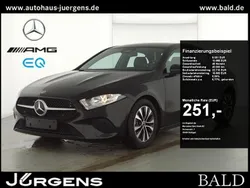Schwarz night black Gebraucht 2022 Mercedes A180 Limousine | 26.670 € (Fairer Preis)