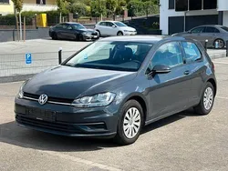 Grau Gebraucht 2018 VW Golf VII Trendline Limousine | 9.490 € (Superpreis)