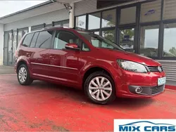 Rot Gebraucht 2011 VW Touran Highline Van / Kleinbus | 15.970 €