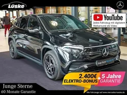 Schwarz Gebraucht 2023 Mercedes EQA300 AMG line SUV | 38.400 € (Teuer)