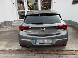 Grau Gebraucht 2016 Opel Astra Kleinwagen | 10.500 € (Teuer)