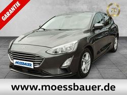 Grau Gebraucht 2018 Ford Focus Cool & Connect Limousine | 10.595 € (Fairer Preis)
