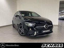 Lack kosmosschwarz Gebraucht 2019 Mercedes B180 AMG line Van / Kleinbus | 23.799 € (Teuer)