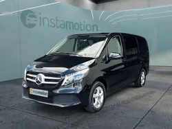 Schwarz Gebraucht 2023 Mercedes V220 Van / Kleinbus | 55.449 € (Teuer)