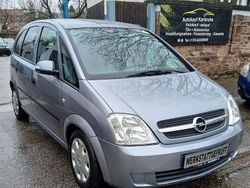 Grau Gebraucht 2004 Opel Meriva Enjoy Van / Kleinbus | 3.499 € (Etwas zu teuer)