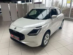 Pure white pearl Neu 2025 Suzuki Swift Comfort Kleinwagen | 20.990 €
