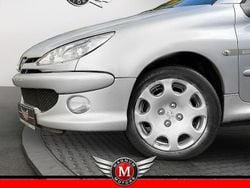 Grau Gebraucht 2005 Peugeot 206 CC Quiksilver Cabrio | 990 € (Superpreis)