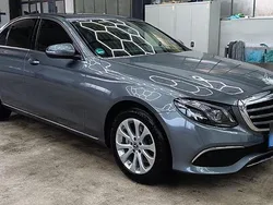 Grau Gebraucht 2018 Mercedes E220 Limousine | 21.990 € (Guter Preis)