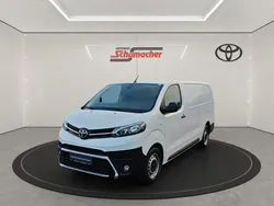 Weiss Gebraucht 2023 Toyota Proace Van | 32.880 € (Teuer)