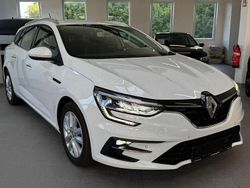 Weiß Gebraucht 2022 Renault Mégane IV Business Limousine | 14.450 € (Fairer Preis)