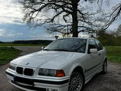 Weiß Gebraucht 1997 BMW 318 Compact Kleinwagen | 5.499 € (Etwas zu teuer)