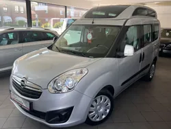 Silber Gebraucht 2016 Opel Combo Edition Van / Kleinbus | 17.900 €